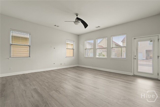 Foto del edificio - 243 Clearwater Cir