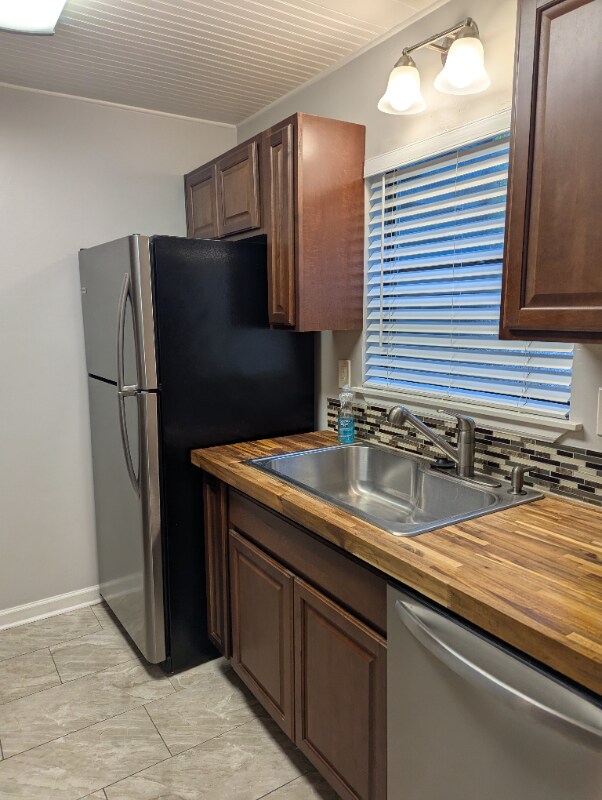 Foto del edificio - 47 Summer Oaks Dr