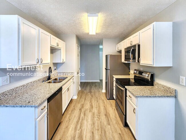 Foto del edificio - 511 White Oak Dr