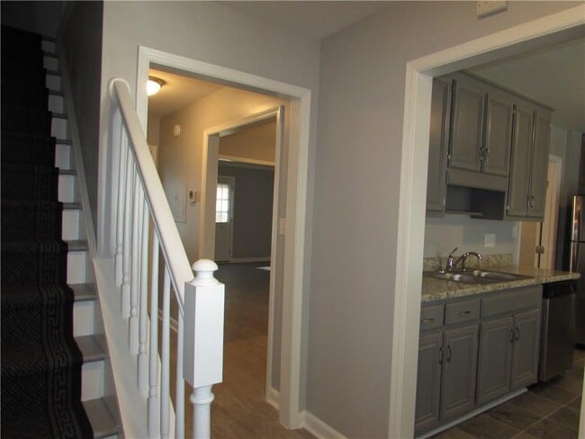 Building Photo - 1756 Twin Brooks Dr SE
