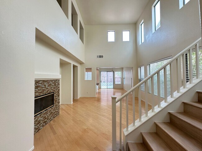 Foto del edificio - MADISON PLACE AT SUMMERLIN