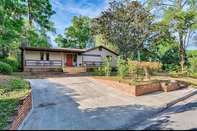 Foto del edificio - 1635 NW 7th Pl