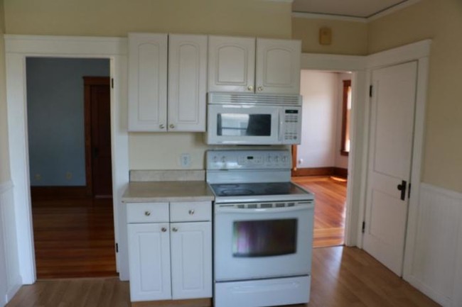 Building Photo - 2 bedroom in Pawtucket RI 02861