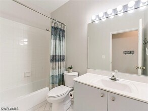 Building Photo - 8529 Fairway Bend Dr
