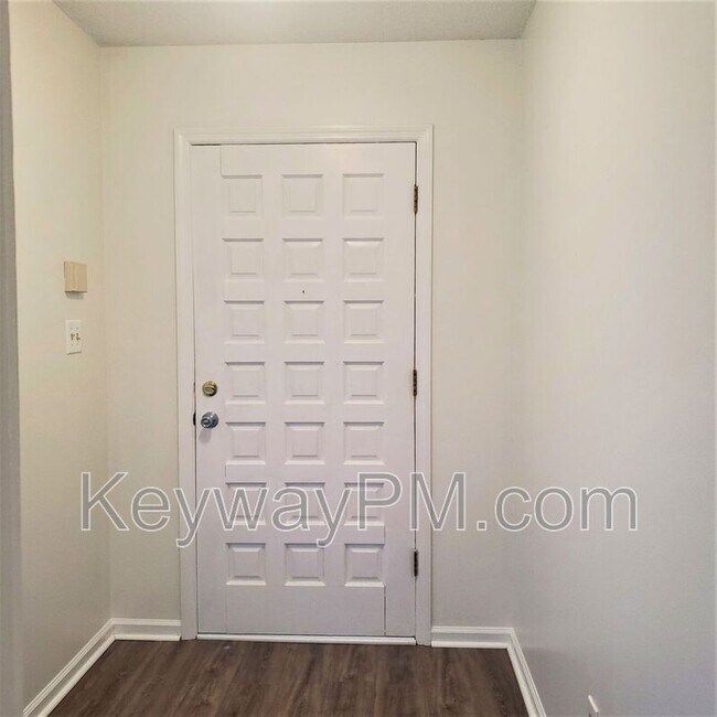 Foto del edificio - 4441 Shadowmoor Dr