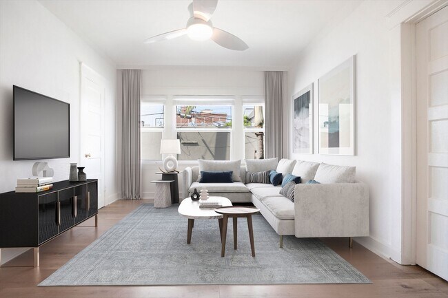 Interior Photo - 2008-2012 S. Strongs Dr