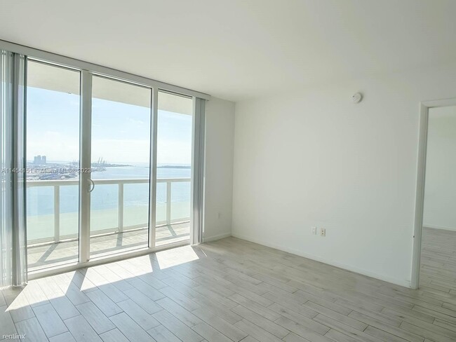 Foto del edificio - 2 br, 2 bath Condo - 50 Biscayne Blvd Apt ...