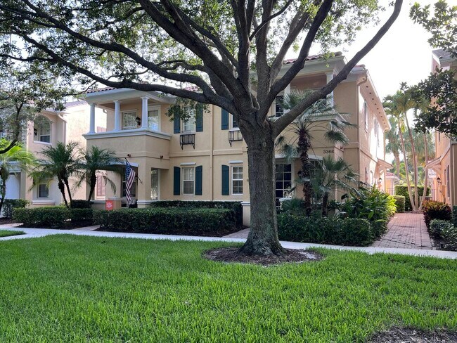 Foto del edificio - 3368 Greenway Dr
