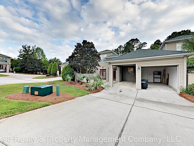 Building Photo - 3 br, 3.5 bath House - 110 Courtyard Circle