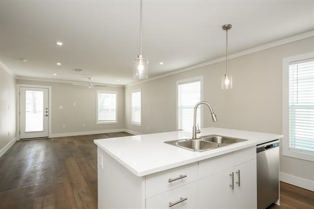 Foto del edificio - 2104 Belzise Terrace