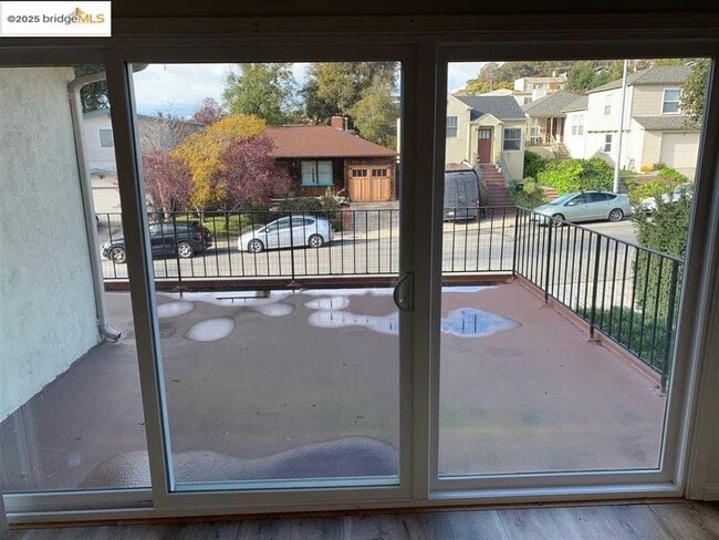 Building Photo - 708 Solano Ave