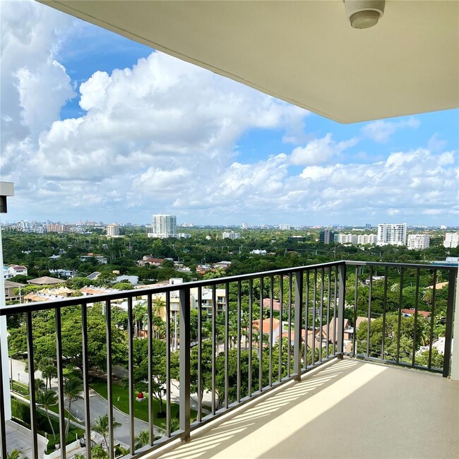 Foto del edificio - 1901 Brickell Ave