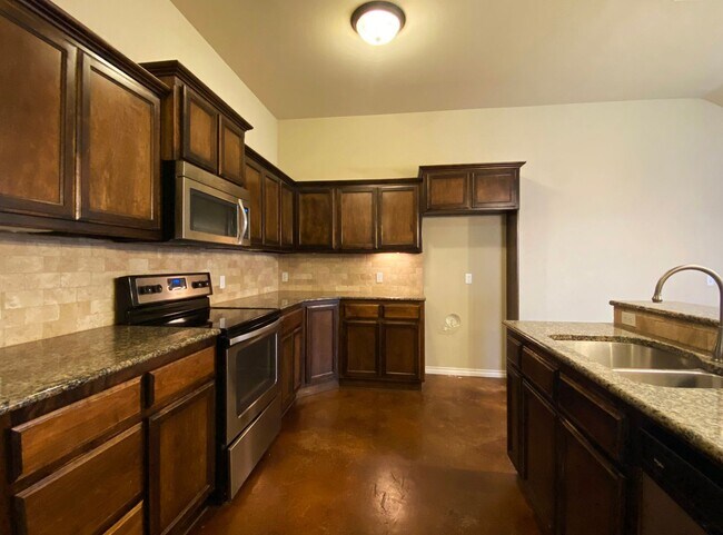 Building Photo - First Month Free! Great Location!