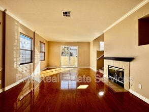 Building Photo - 750 Broadway