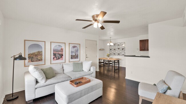 Foto del edificio - 5995 N 78th St