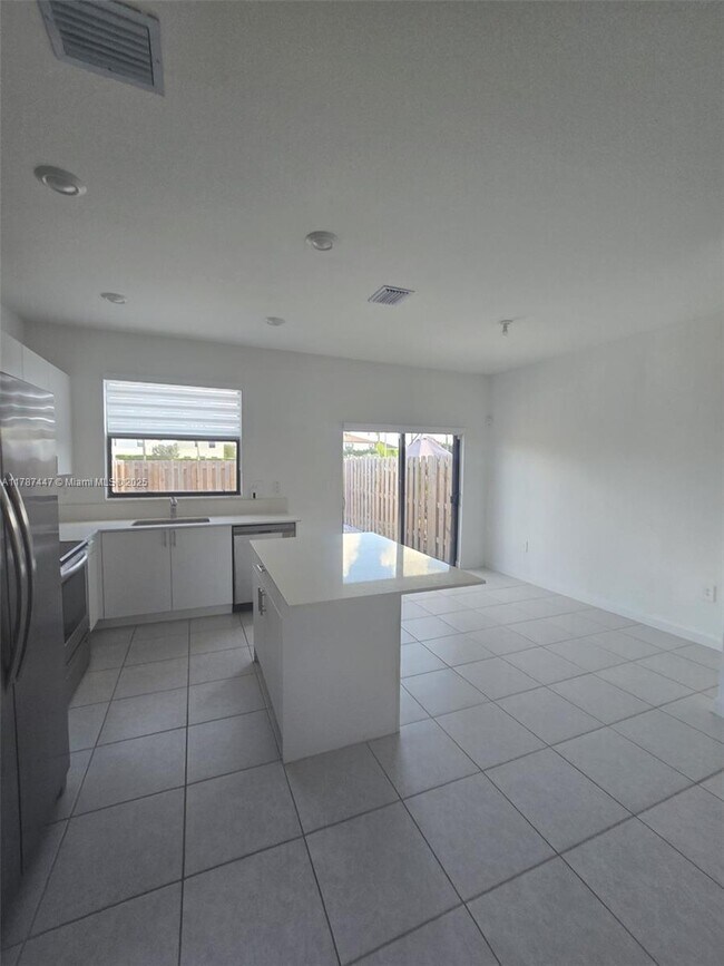 Foto del edificio - 11768 SW 247th Ter