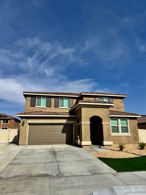 Primary Photo - 45624 Sancroft Ave