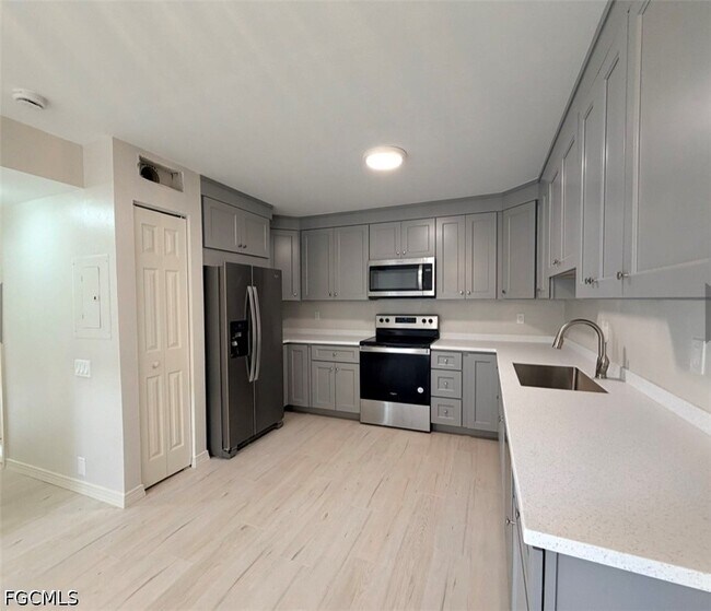 Foto del edificio - 13121 Whitehaven Ln