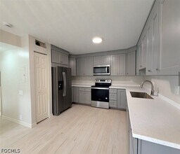 Building Photo - 13121 Whitehaven Ln