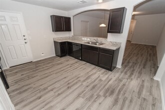 Building Photo - 3311 Lake Como Ct