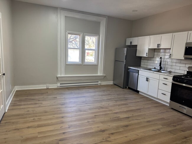 Building Photo - 500 S Douglas Ave