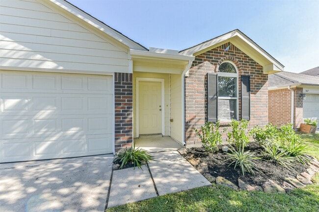 Building Photo - 7443 Ida Wells Forest Dr