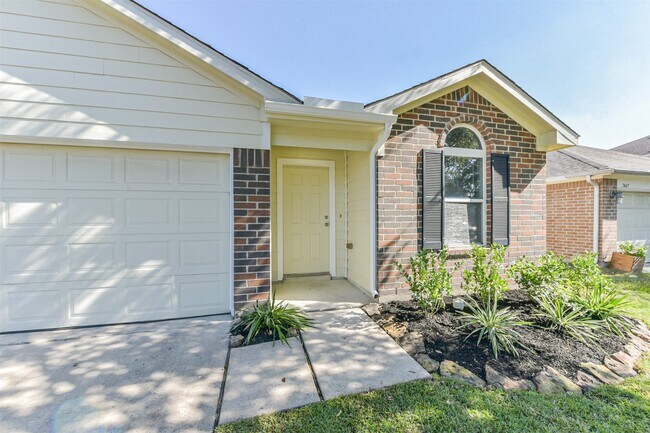 Foto del edificio - 7443 Ida Wells Forest Dr