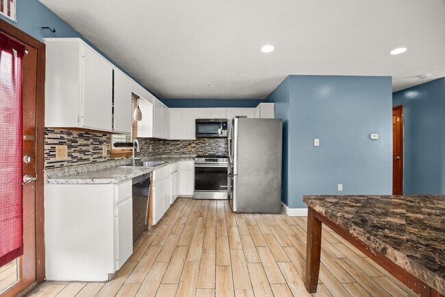 Building Photo - 39 Blendall St