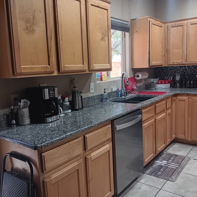 Building Photo - "Spacious 3-Bedroom Condo Oasis in Hurricane, UT – 2 Full Baths & 1,263 Sq Ft of Comfort!"