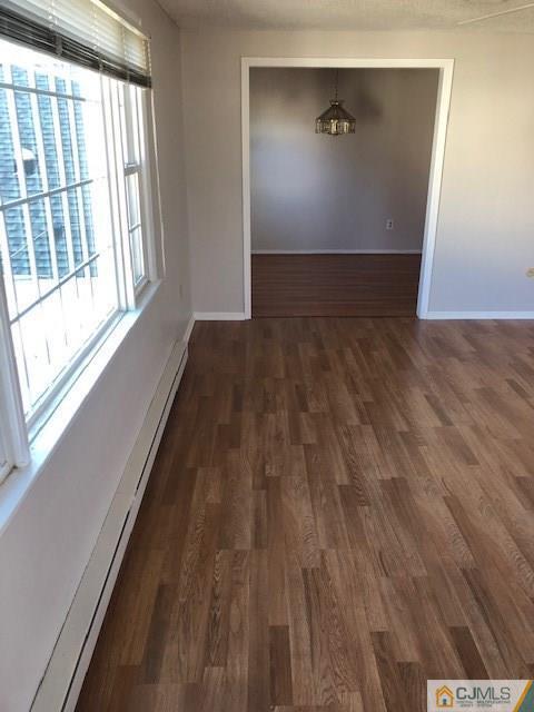 Building Photo - 309N Sharon Way