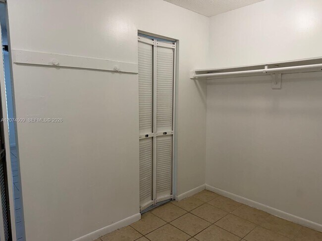 Foto del edificio - 2800 NW 56th Ave