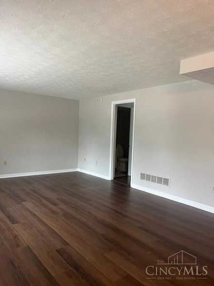 Building Photo - 8059 Hetz Dr