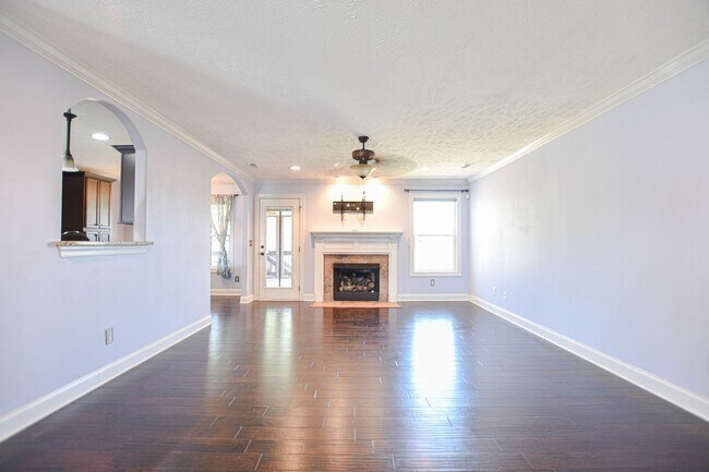 Foto del edificio - Five Bedroom in Henry Place!