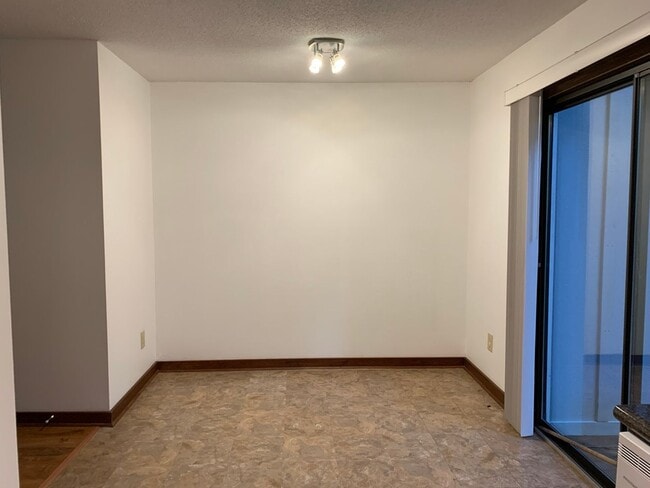 Building Photo - 4204 #9
