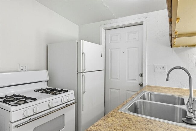 Foto del edificio - 1638 N Beverly Ave
