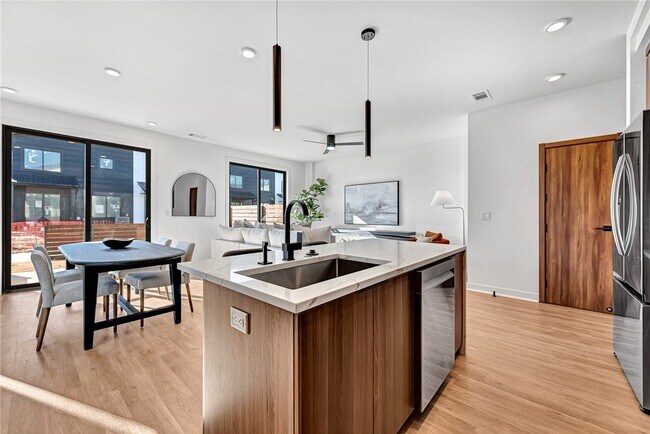 Foto del edificio - 1104 Emilia Ave