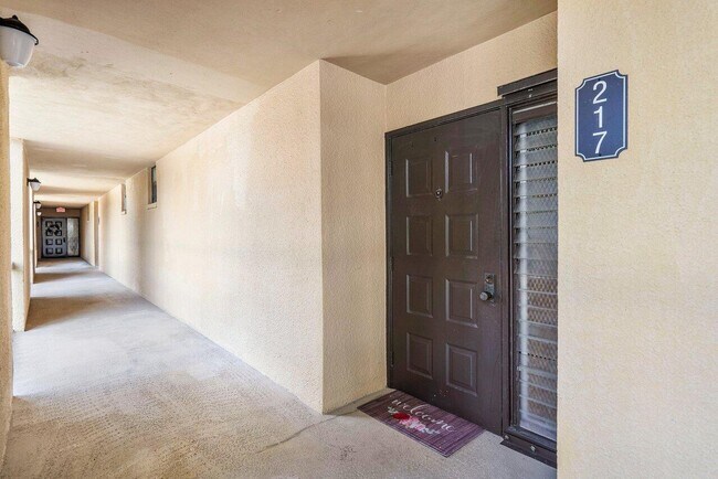 Building Photo - 5380 Woodland Lakes Dr