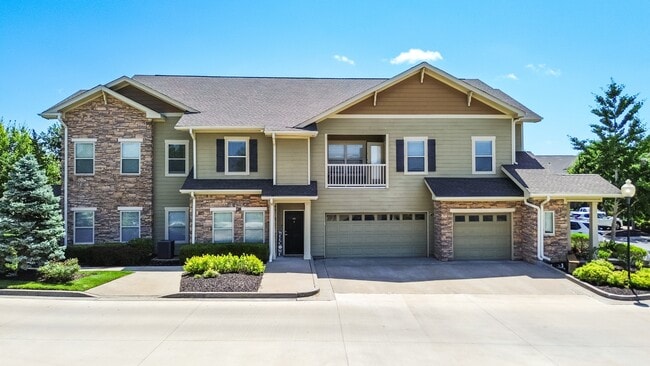 Building Photo - Sovereign at Overland Park
