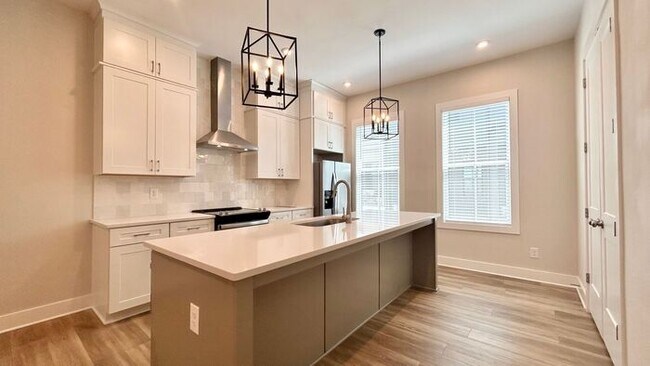 Foto del edificio - Chastain Park! 2 Bed-2 Bath Townhome, Available NOW!