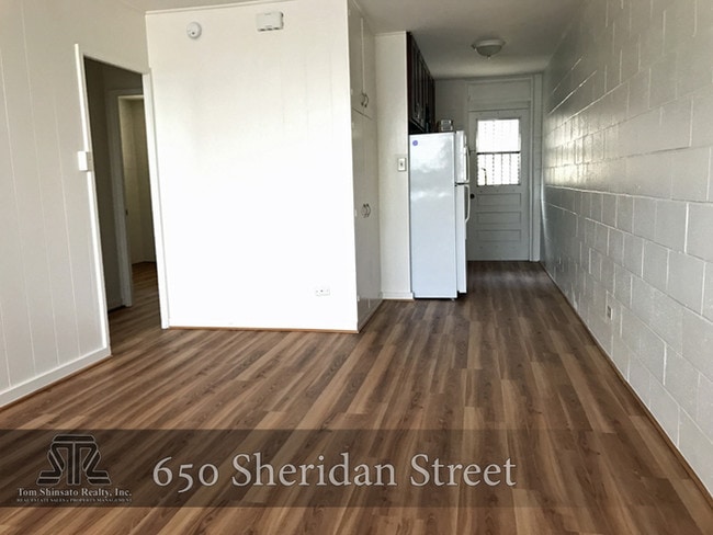 Building Photo - 650 Sheridan St