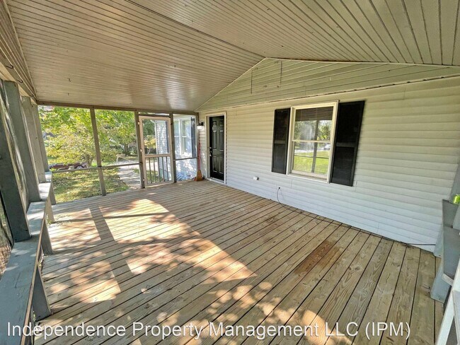 Building Photo - 6 br, 2 bath House - 1321 Amherst Pl.