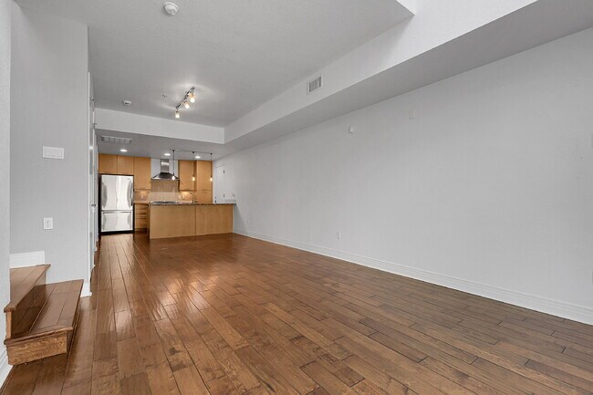 Building Photo - $2,395.00, Spacious Loft, 1.5 bath in Jeff...