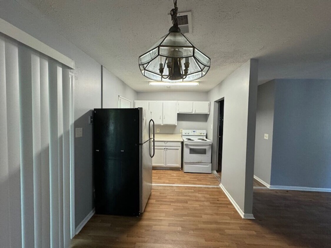 Foto del edificio - 650 American Blvd