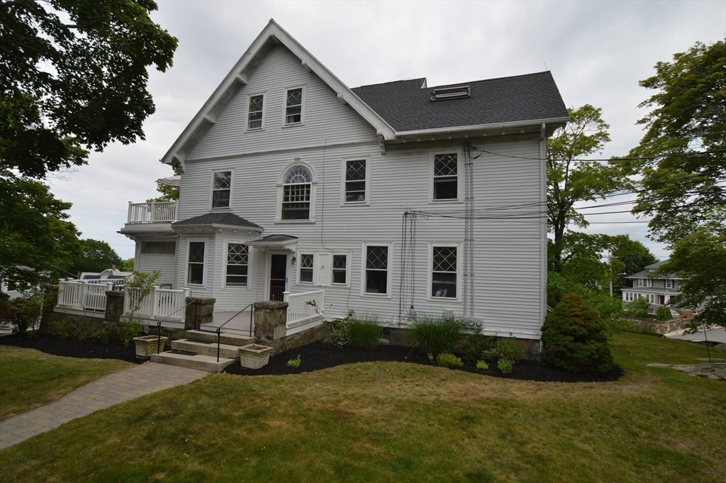 Primary Photo - 28 Columbus Ave