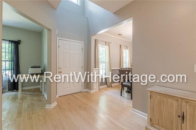 Foto del edificio - GORGEOUS 4 BEDROOM / 2.5 BATH WITH ALL THE UPGRADES IN POULAR KINGSWOOD SWIM / TENNIS COMMUNTY