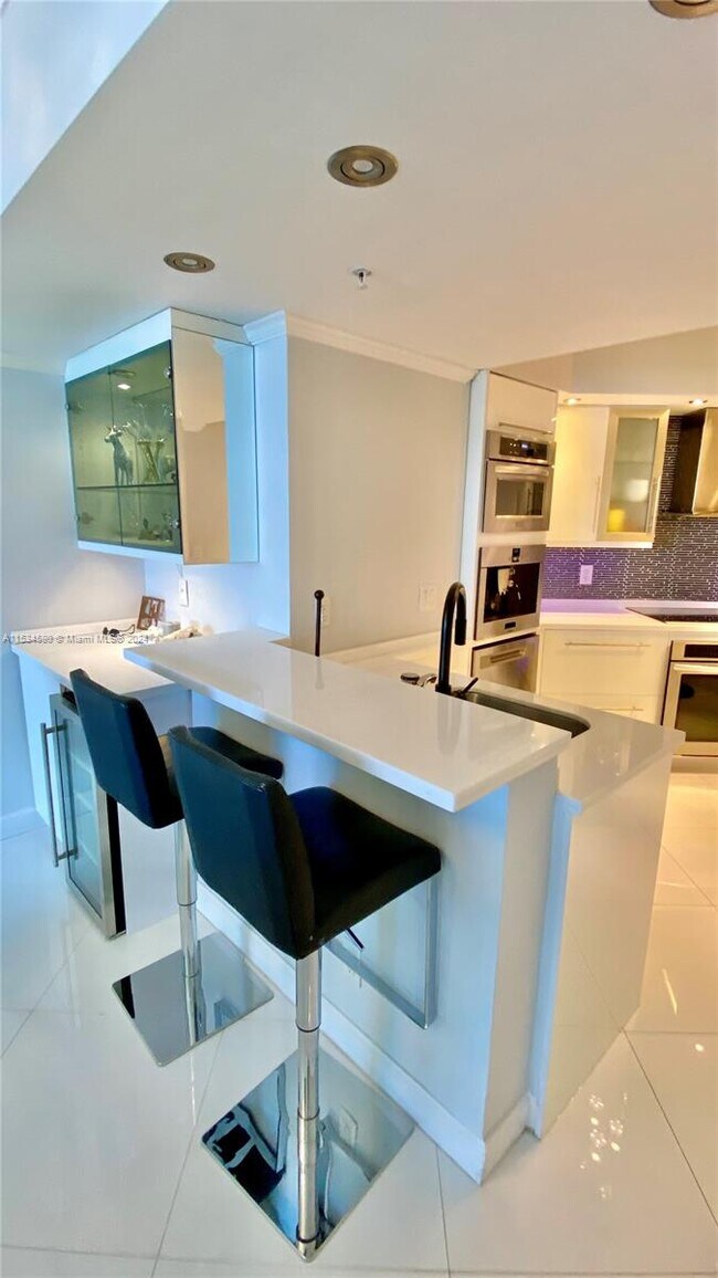 Foto del edificio - 16699 Collins Ave