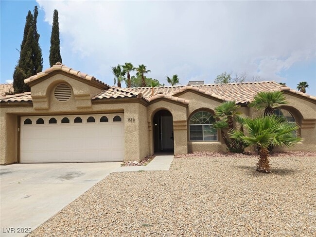 Building Photo - 925 Chaps Cir