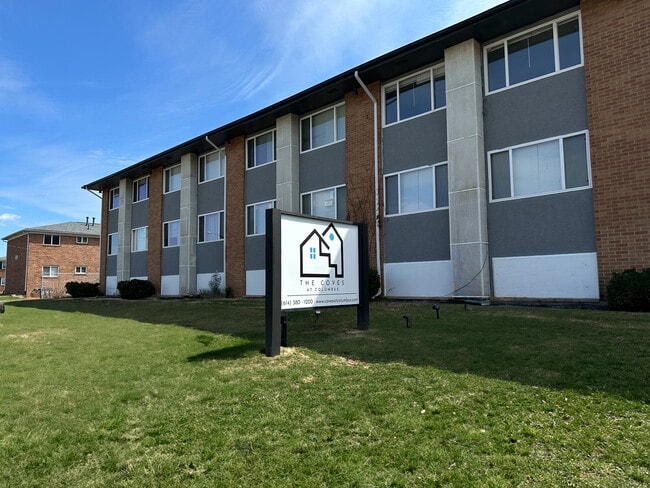 Front Building - Coves at Columbus on Hilton Avenue