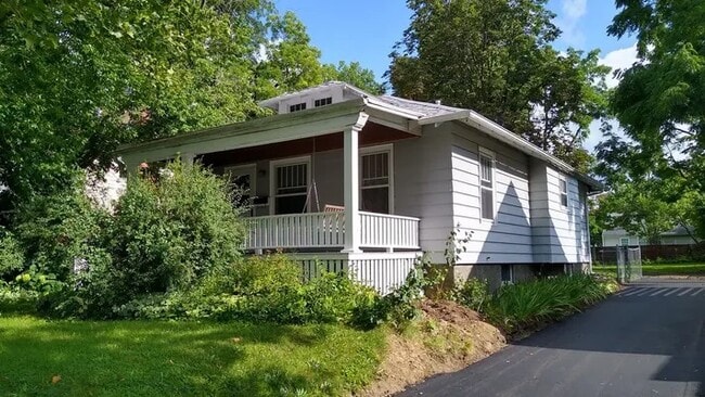 Building Photo - 409 Pauline Blvd