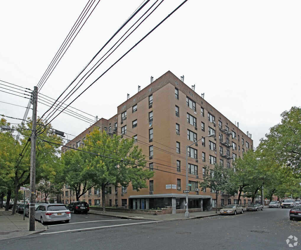 Primary Photo - 92-01 Lamont Ave